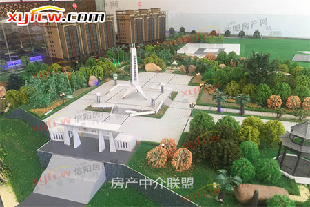 急售全新恒大翡翠华庭130平三房两厅95万证齐满二